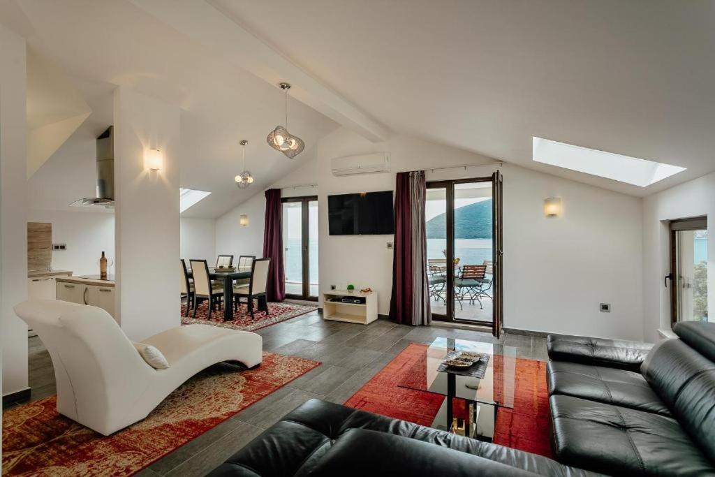 Apartments Joy Herceg Novi Zewnętrze zdjęcie