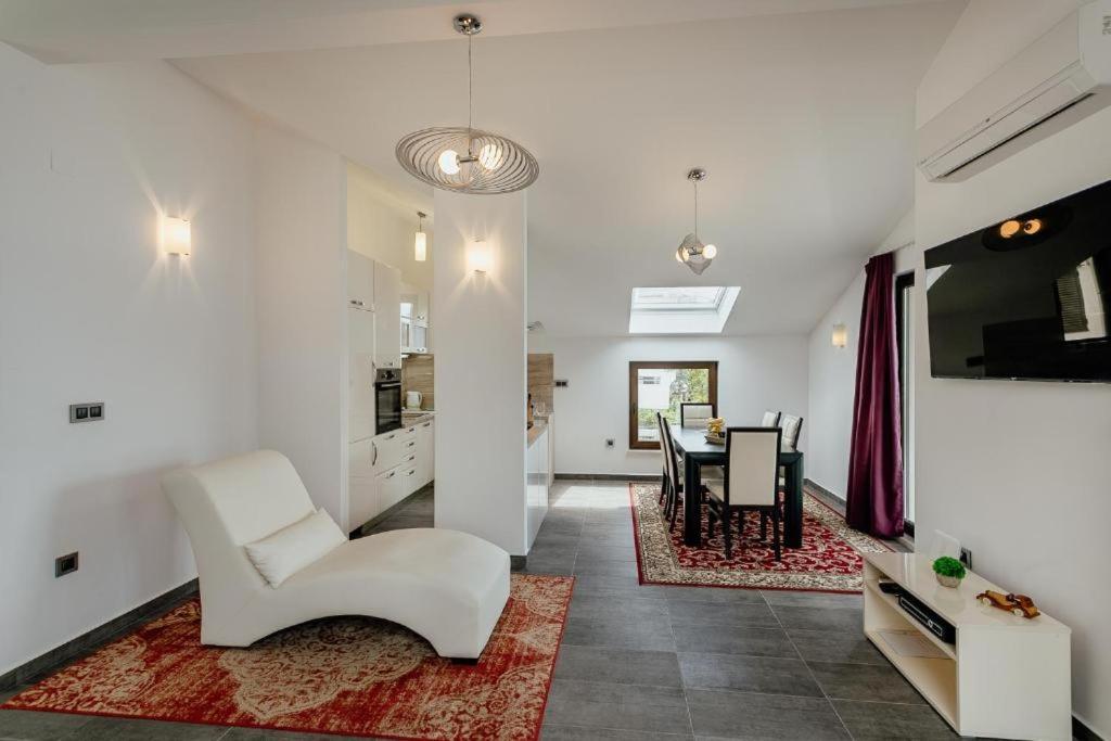 Apartments Joy Herceg Novi Zewnętrze zdjęcie