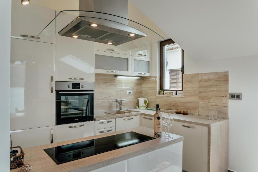 Apartments Joy Herceg Novi Zewnętrze zdjęcie