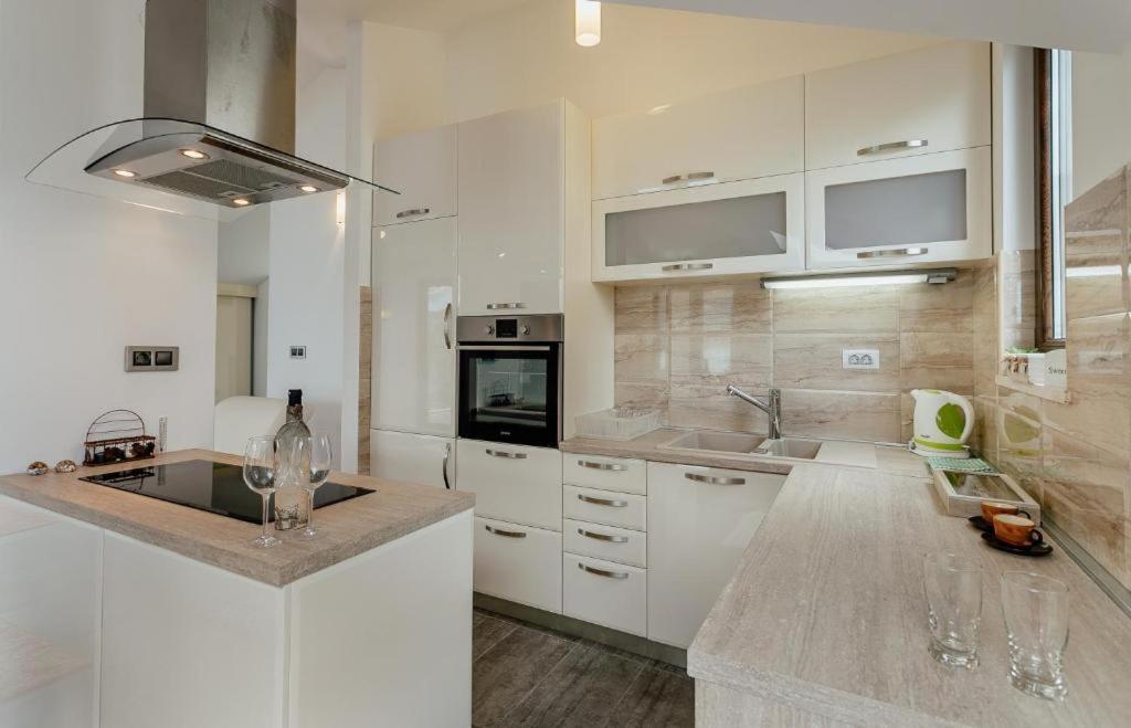 Apartments Joy Herceg Novi Zewnętrze zdjęcie