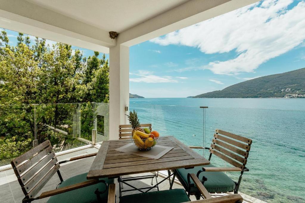 Apartments Joy Herceg Novi Zewnętrze zdjęcie