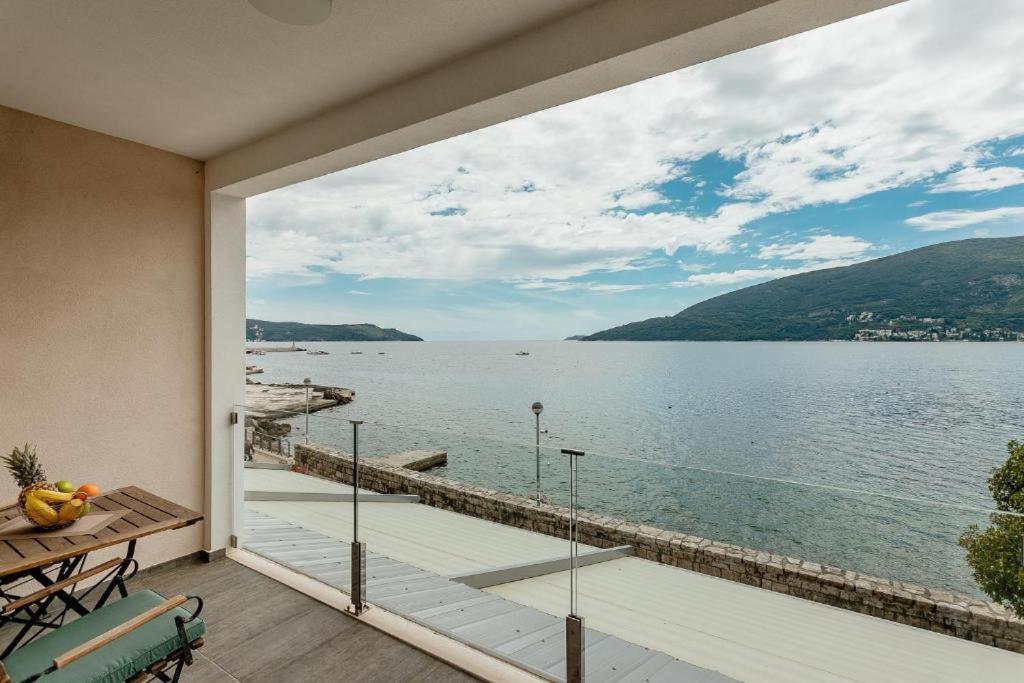 Apartments Joy Herceg Novi Zewnętrze zdjęcie