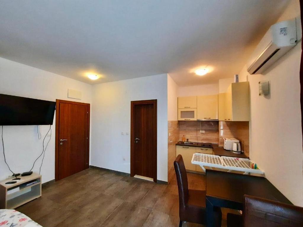 Apartments Joy Herceg Novi Zewnętrze zdjęcie