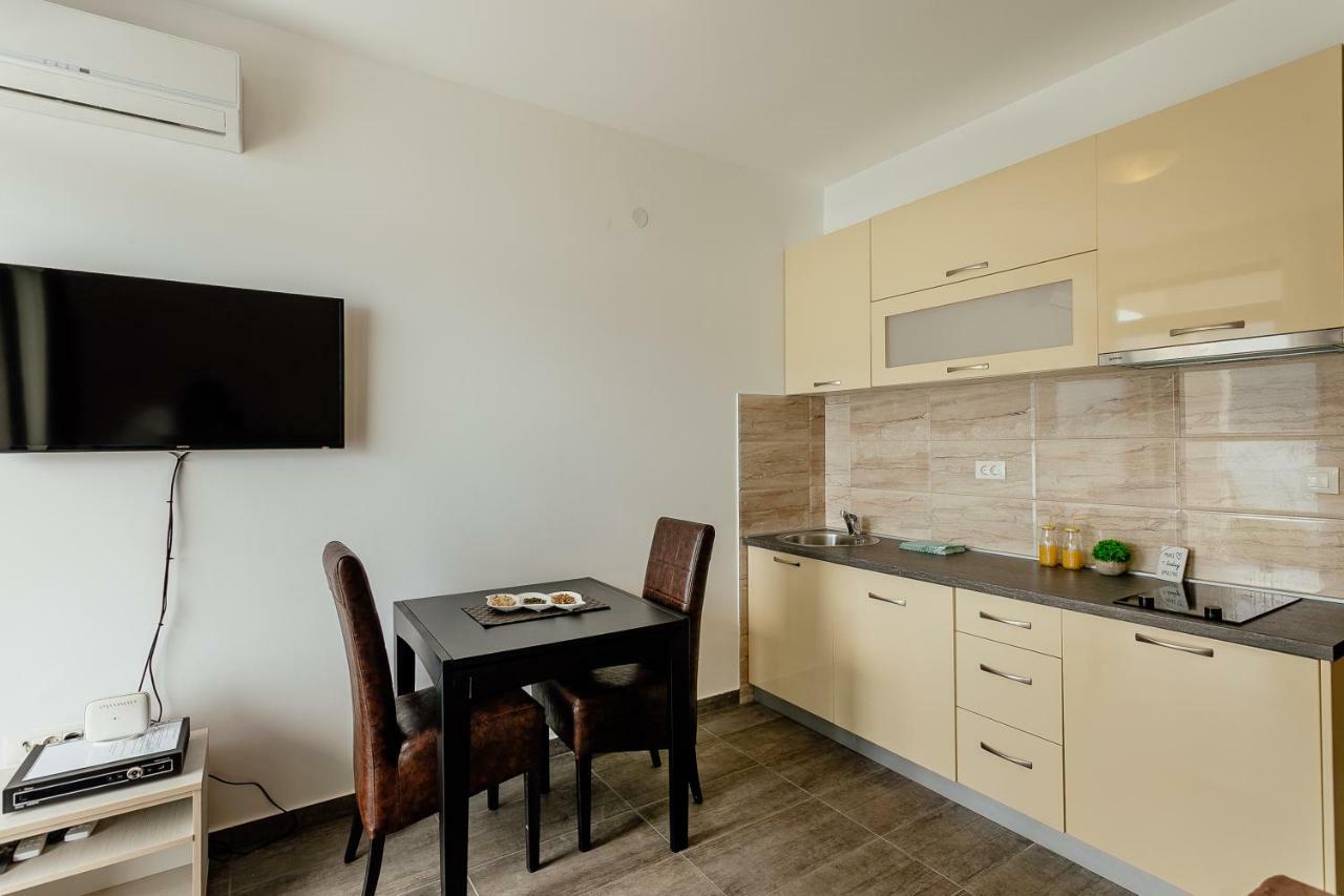 Apartments Joy Herceg Novi Zewnętrze zdjęcie