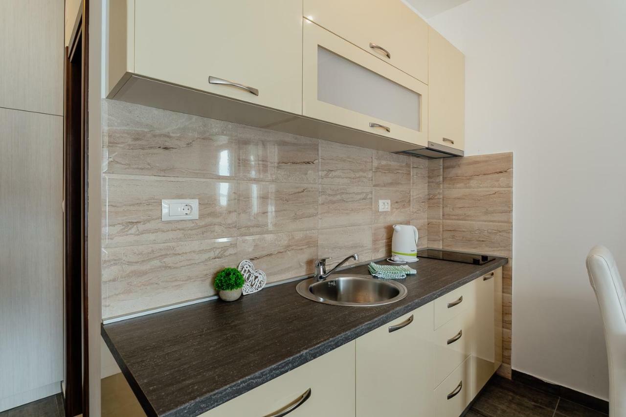 Apartments Joy Herceg Novi Zewnętrze zdjęcie