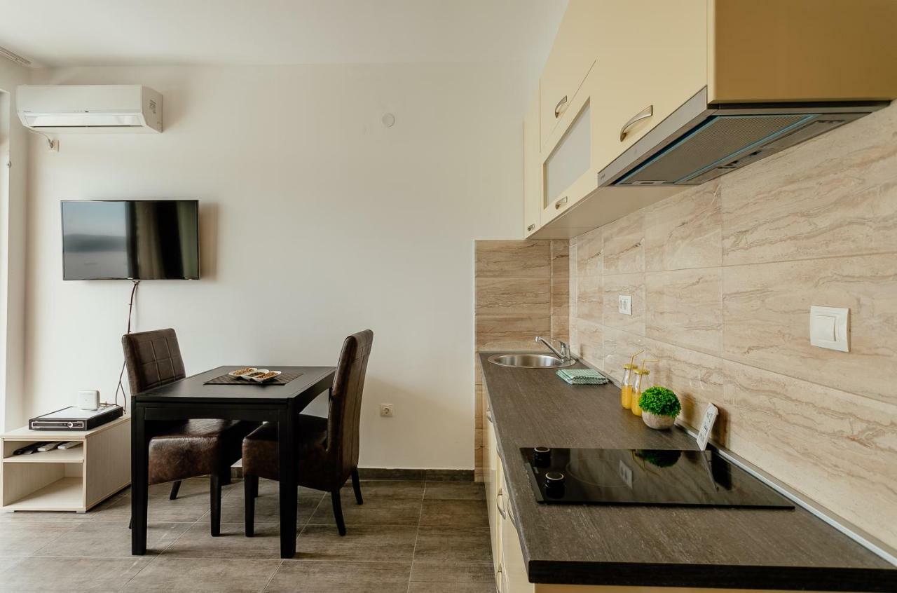 Apartments Joy Herceg Novi Zewnętrze zdjęcie